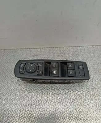 Renault Laguna III Electric window control switch 809610006R 27711