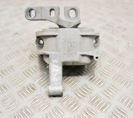 Audi Q3 8U Engine mount bracket 5N0199262P 5AYCN