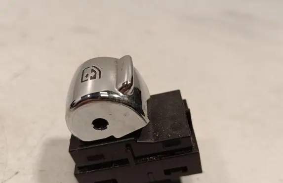 Mini Cooper Countryman F60 Electric window control switch 935486601