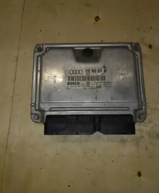 Audi A4 S4 B5 8D Engine control unit/module 038906019BR 28SA4418 0281010226