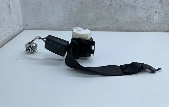 BMW 6 F06 Gran coupe Rear seatbelt 33017492B 0107140447