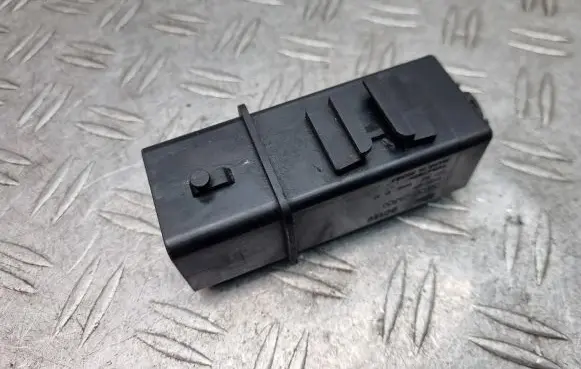 KIA Rio Glow plug pre-heat relay 368332A000