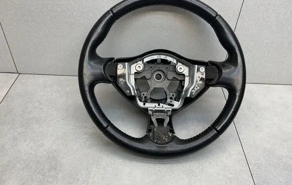 Nissan Juke I F15 Steering wheel 