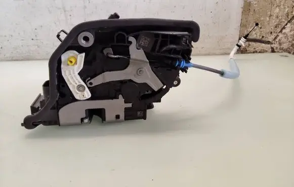 BMW X3 G01 Front door lock 19864010 5121 9492091