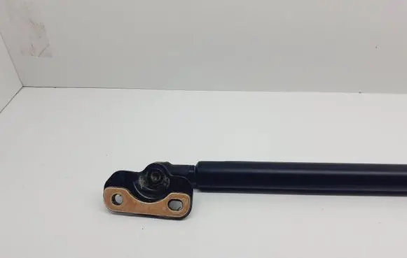 Lexus CT 200H Tailgate/trunk strut/damper