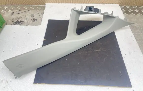 Toyota Prius (XW30) (A) pillar trim 6221047070