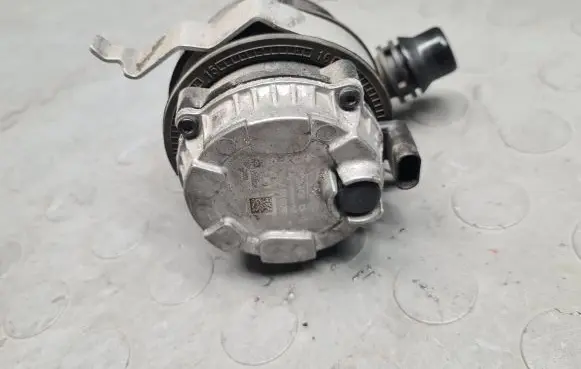 BMW 3 F30 F35 F31 Electric auxiliary coolant/water pump 8642732
