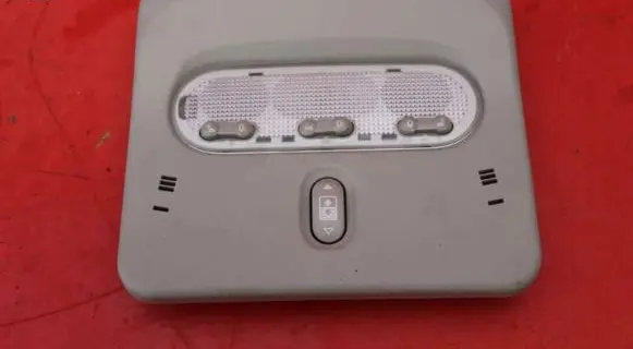 Nissan Qashqai Boot/trunk interior light 8200073234