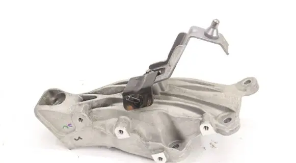 Engine mount bracket