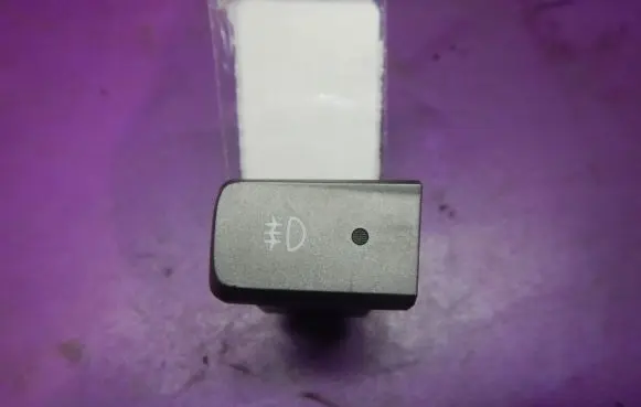 Hyundai Accent Light switch 864W0171