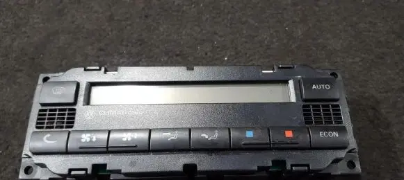 Volkswagen PASSAT B5.5 Climate control unit 3B1907044D
