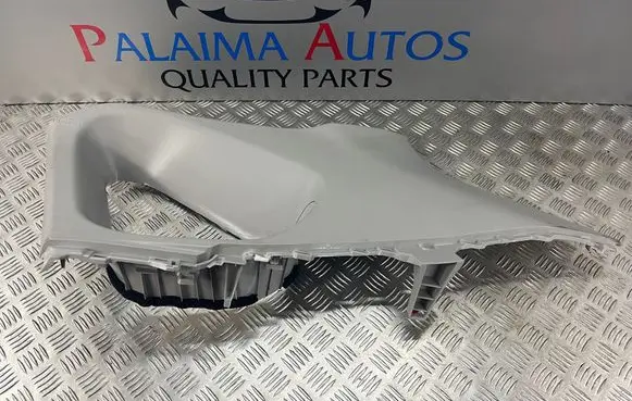 Toyota RAV 4 (XA50) (D)pillar trim (top) 6247042170