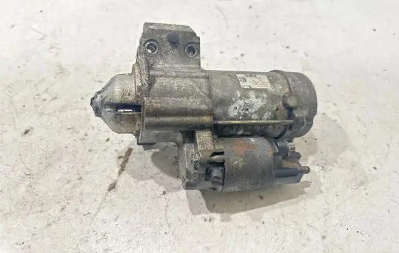 BMW 5 F10 F11 Starter motor 8570846 4380000492