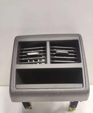Citroen DS7 Crossback Rear air vent grill 9830977477 9820977477