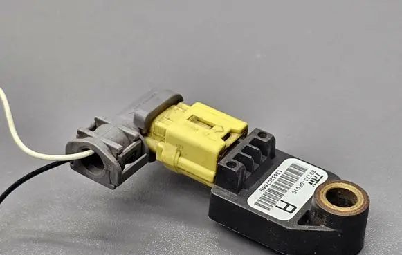 Toyota Corolla Verso E121 Airbag deployment crash/impact sensor 891730F010