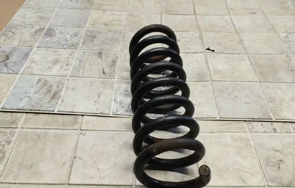 Mercedes-Benz E W210 Rear coil spring
