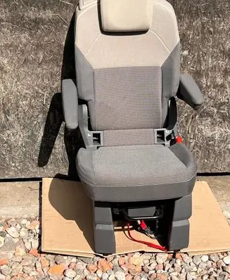 Volkswagen Multivan T7 Second row seats