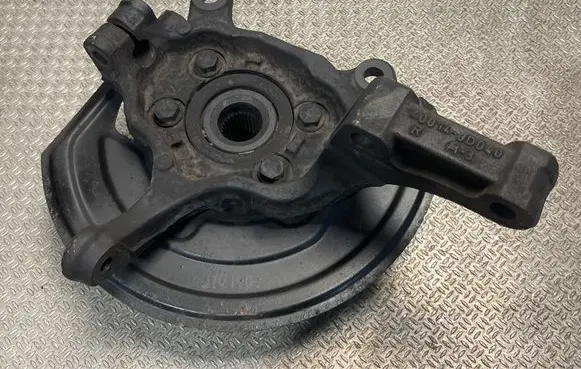 Nissan Qashqai Front wheel hub 40014JD040