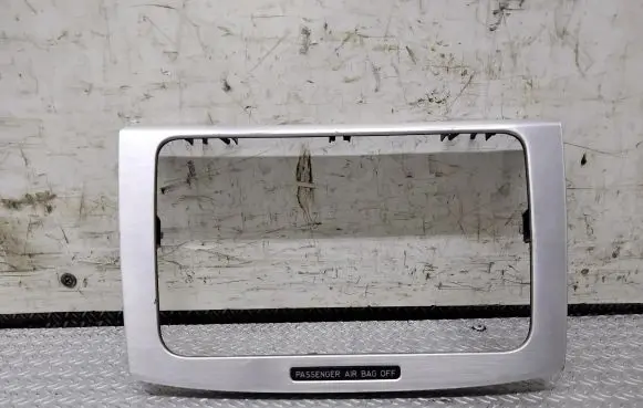 Volkswagen PASSAT B6 Radio/GPS head unit trim 3C0858069