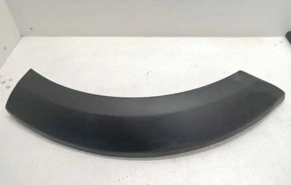 Land Rover Discovery 3 - LR3 Front arch trim GFK000045