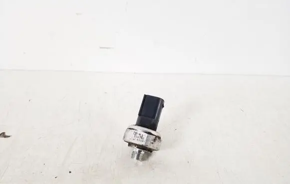 Mercedes-Benz E W212 Air conditioning (A/C) pressure sensor A2110000283