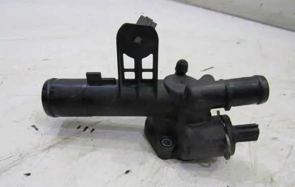 Nissan Note (E12) Thermostat housing 8200954328B