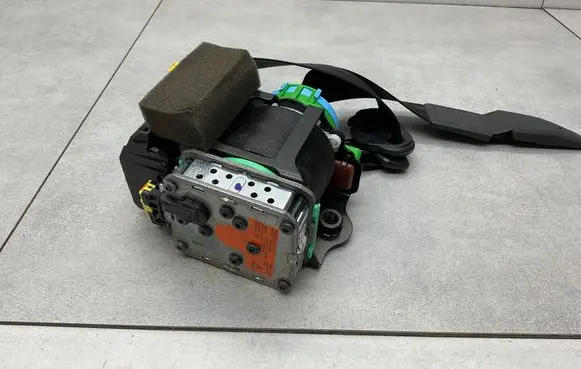 Audi A4 S4 B8 8K Front seatbelt 0715C22244