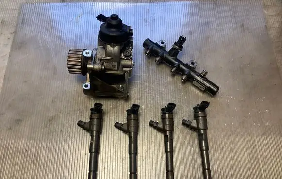 Renault Captur Fuel injection system set 0445010704 167007358R H8201434847