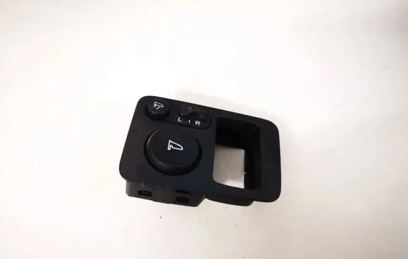 Wing mirror switch