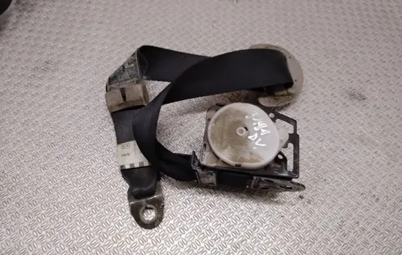 Mitsubishi Grandis Middle seatbelt (rear) E40433117