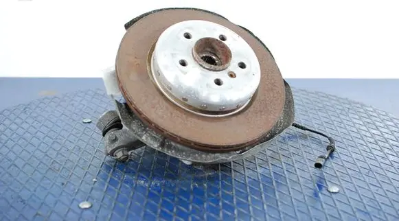 BMW 5 F10 F11 Front wheel hub spindle knuckle 6793770