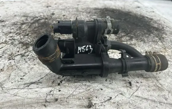 Ford Focus Thermostat/thermostat housing 9670253780
