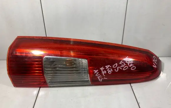 Volvo V70 Rear/tail lights 9154493