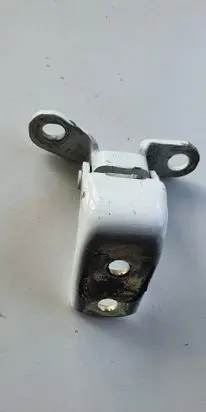 Honda CR-V Rear door lower hinge