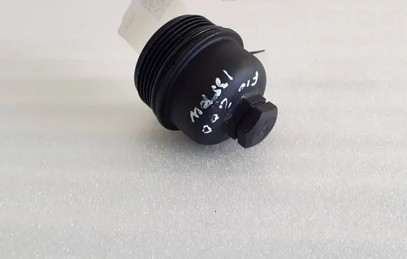 BMW 5 F10 F11 Oil filter cover 