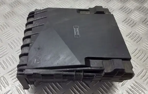 Volkswagen Golf V Fuse box cover 1K0937125A
