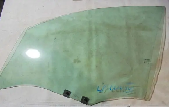 Renault Clio IV Front windscreen/windshield window 
