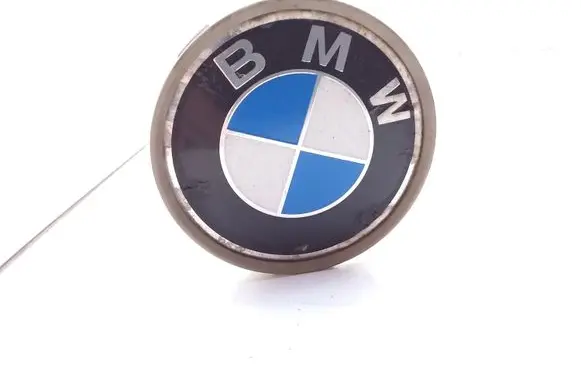 BMW 3 E90 E91 R12 wheel hub/cap/trim 6768640