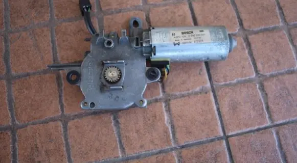Mercedes-Benz E W210 Sunroof motor/actuator 2028200508