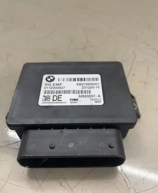 BMW 5 F10 F11 Hand brake control module 6799083 23122010 32620257A