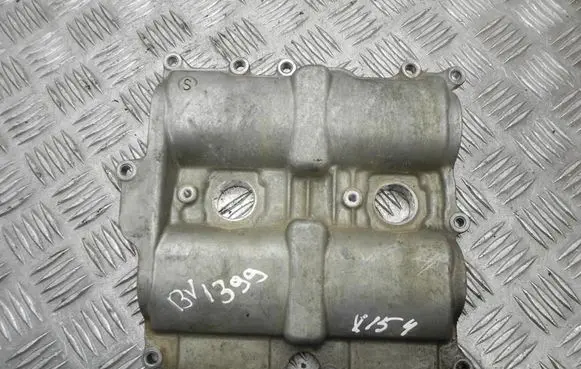 Subaru Outback (BS) Rocker cam cover LH22PC