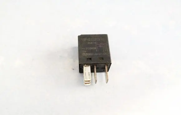 Volvo S70 V70 V70 XC Other relay 9441161 V23074-A4001-X40