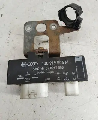 Skoda Fabia Mk1 (6Y) Coolant fan relay 1J0919506M 898967000