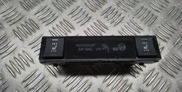 Toyota RAV 4 (XA50) Seat heating switch 8395042540