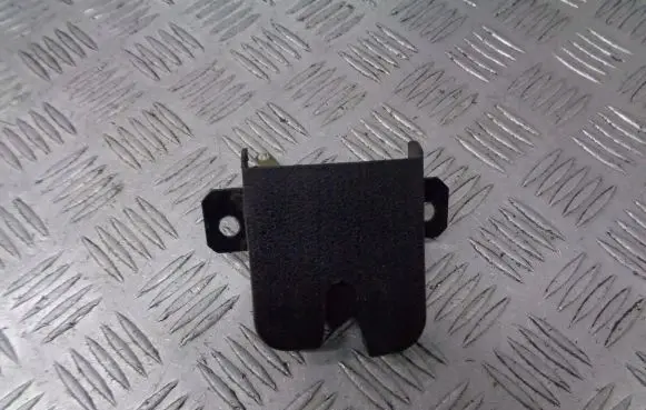Volkswagen Golf IV Tailgate exterior lock 