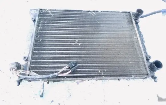 Volkswagen Golf II Coolant radiator