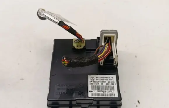 Mercedes-Benz E W213 Air conditioning/heating control unit A0009003810