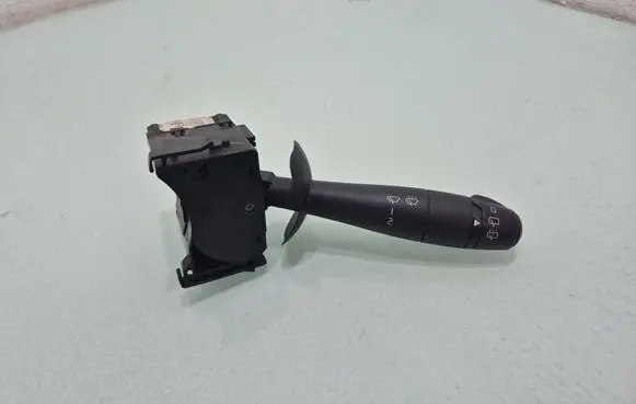 Opel Vivaro Wiper control stalk 