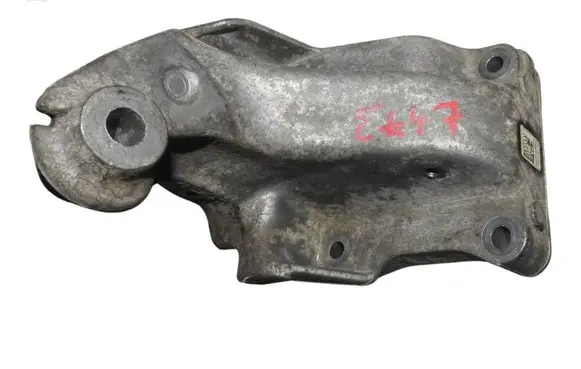 Mercedes-Benz Metris W447 Engine mount bracket A6542230304
