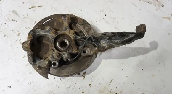 Land Rover Discovery 3 - LR3 Front wheel hub spindle knuckle